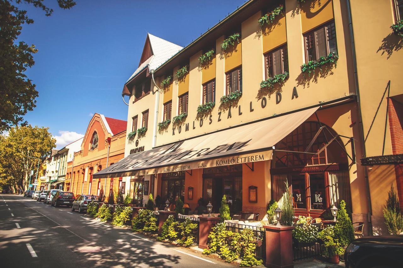 Komló Hotel Gyula Exterior foto