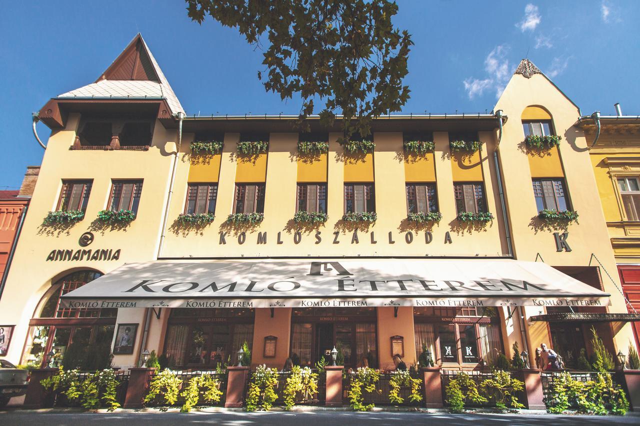 Komló Hotel Gyula Exterior foto